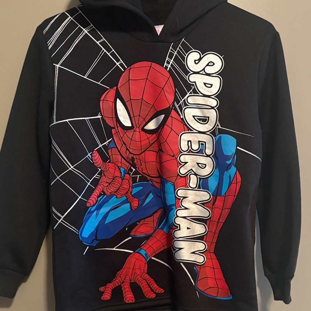 Spider-Man black hoodie size 10-12 new! No flaws